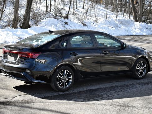 Used 2022 Kia Forte LXS image 8