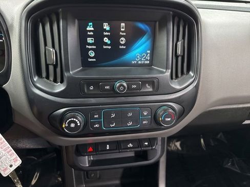 Used 2018 Chevrolet Colorado W/T w/ WT Convenience Package AWD/4WD image 17