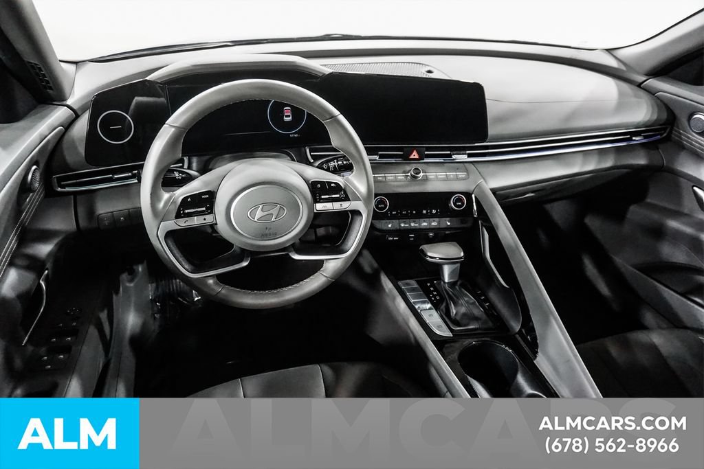 Used 2025 Hyundai Elantra SEL FWD image 22