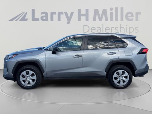 Used 2025 Toyota RAV4 LE AWD/4WD image 2
