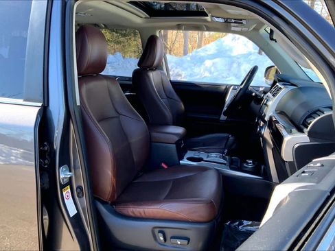 Used 2014 Toyota 4Runner Limited image 8