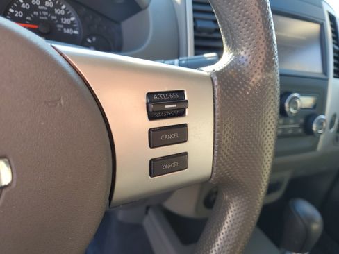 Certified 2020 Nissan Frontier SV w/ Midnight Edition Floor Mats image 25