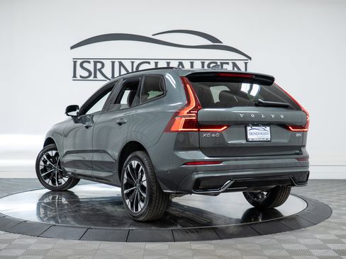 New 2026 Volvo XC60 B5 Plus w/ Climate Package image 28