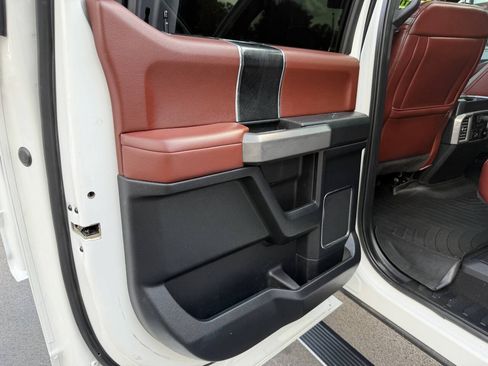 Used 2020 Ford F250 Platinum w/ FX4 Off-Road Package AWD/4WD image 18