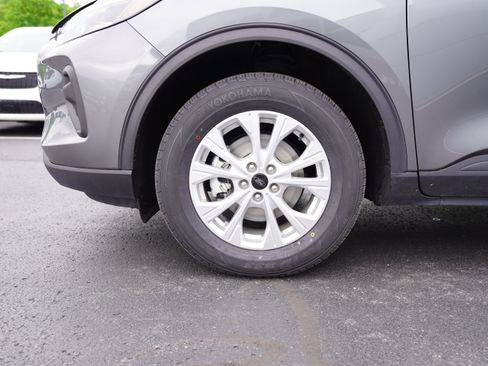 Used 2025 Ford Escape Active AWD/4WD image 14
