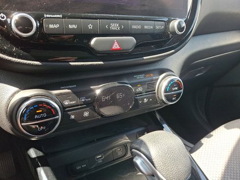 Used 2023 Kia Soul S FWD image 31