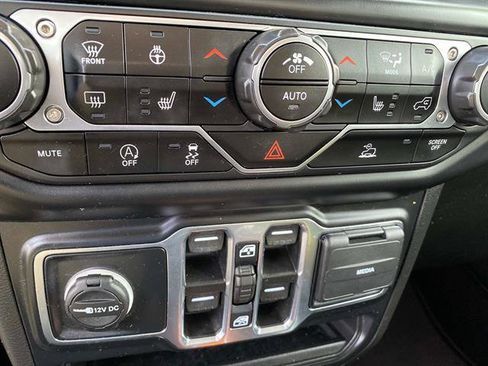 Certified 2022 Jeep Gladiator Overland w/ Popular Equipment Package image 14