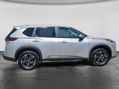 Used 2024 Nissan Rogue SV FWD image 12