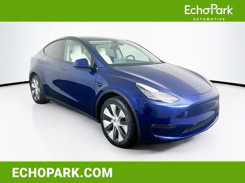 Used 2023 Tesla Model Y Long Range image 1