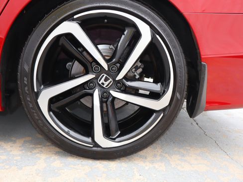 Used 2018 Honda Accord Sport image 13