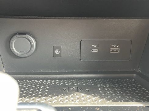 Used 2023 Nissan Pathfinder SL image 39