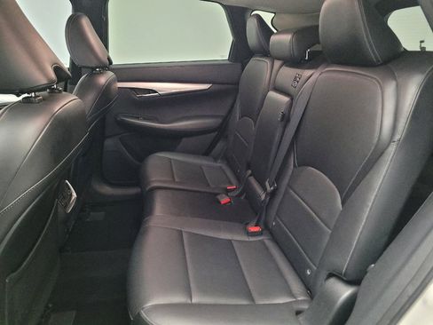 Used 2019 INFINITI QX50 Luxe w/ Navigation Package FWD image 18