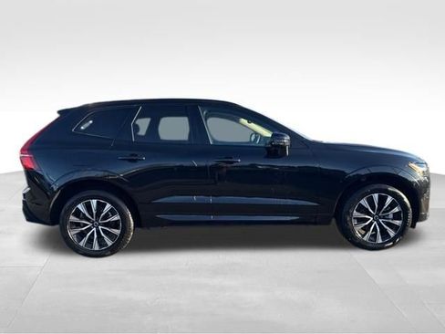 Used 2025 Volvo XC60 B5 Plus image 8