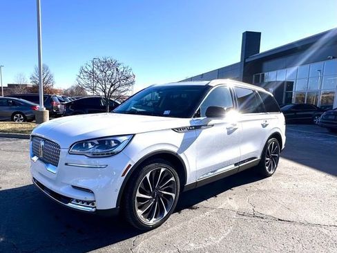 Used 2023 Lincoln Aviator Reserve w/ Equipment Group 201A image 3