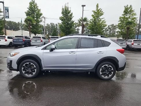 Used 2021 Subaru Crosstrek 2.0i Premium AWD/4WD image 2
