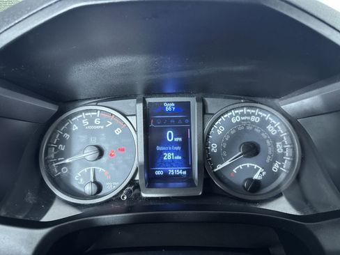 Used 2016 Toyota Tacoma TRD Sport w/ Towing Package AWD/4WD image 17