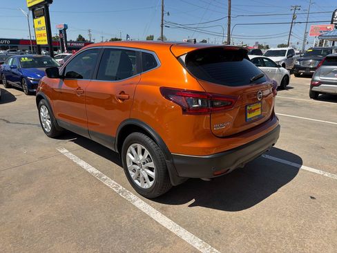 Used 2020 Nissan Rogue Sport S w/ Appearance Package FWD image 7