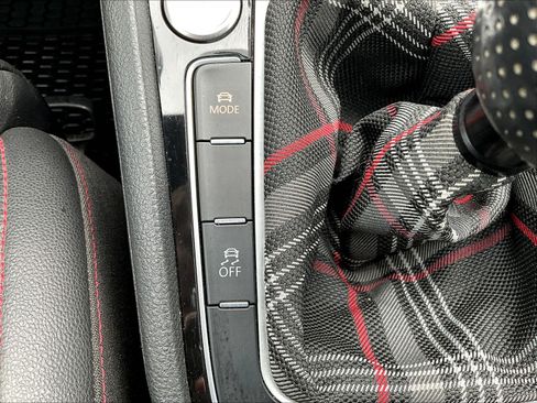 Used 2020 Volkswagen Golf 4-Door FWD image 36