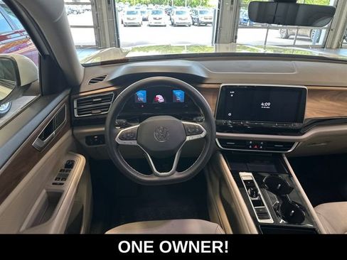 Used 2024 Volkswagen Atlas SE AWD/4WD image 2
