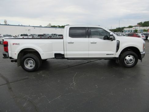 Used 2023 Ford F350 Lariat w/ Lariat Ultimate Package AWD/4WD image 5