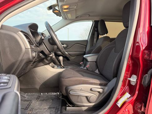 Used 2020 Jeep Cherokee Latitude w/ Cold Weather Group image 22