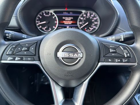 Used 2025 Nissan Sentra SV FWD image 36