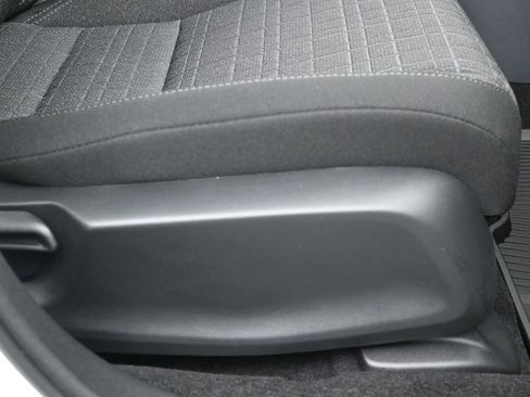 New 2026 Honda HR-V LX image 10