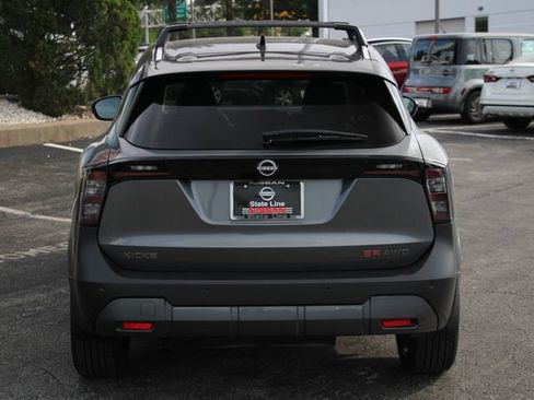 Used 2025 Nissan Kicks SR AWD/4WD image 8