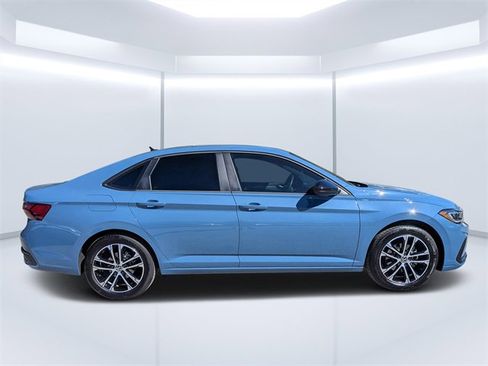Certified 2025 Volkswagen Jetta Sport image 2