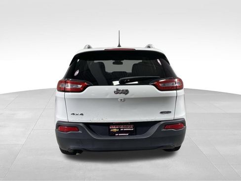 Used 2015 Jeep Cherokee Latitude w/ Cold Weather Group AWD/4WD image 8