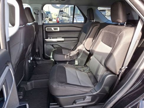 Used 2023 Ford Explorer XLT image 10