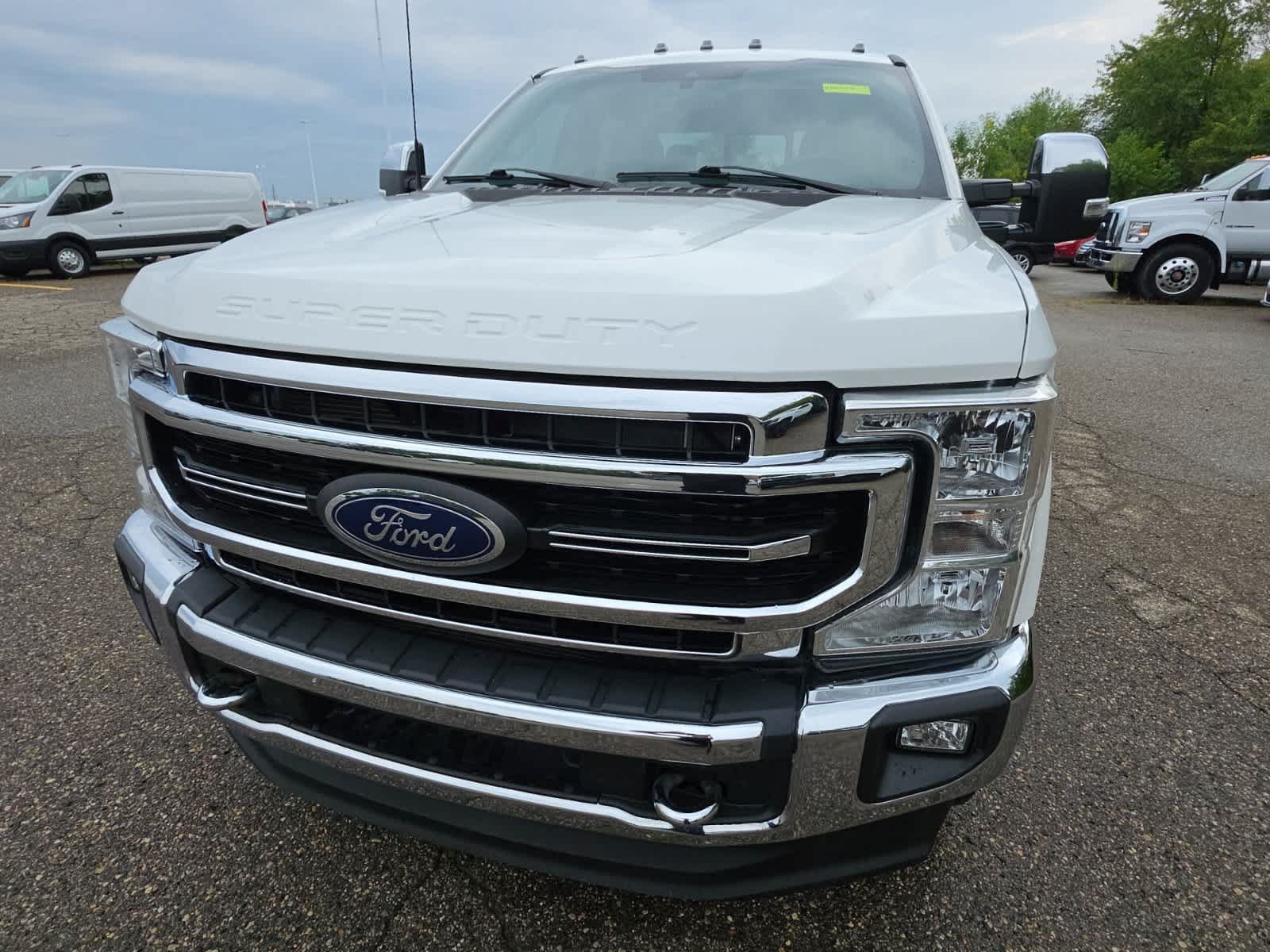 Used 2022 Ford F350 Lariat w/ Lariat Ultimate Package AWD/4WD image 2
