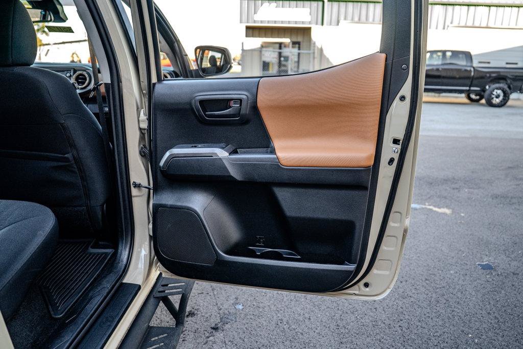 Used 2019 Toyota Tacoma SR5 AWD/4WD image 25