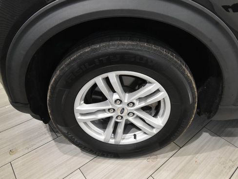 Used 2022 Ford Explorer XLT image 9