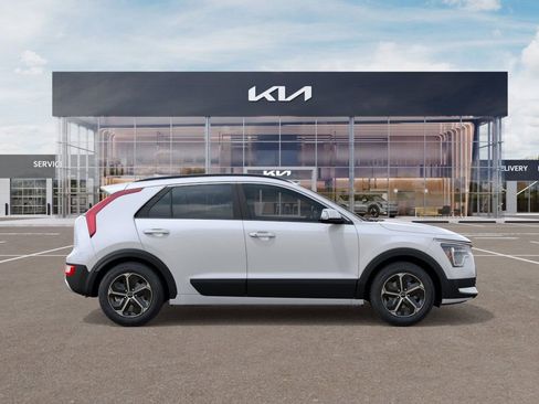 New 2025 Kia Niro EX w/ EX Cold Weather Package FWD image 7
