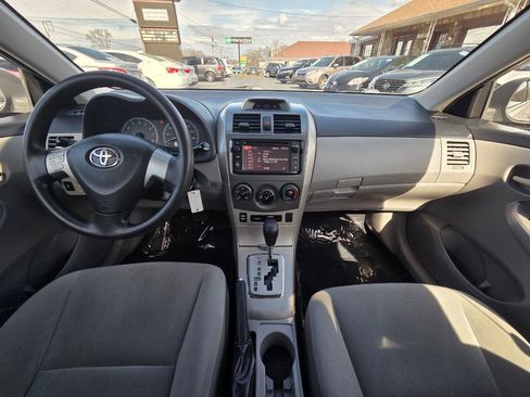 Used 2013 Toyota Corolla LE image 20