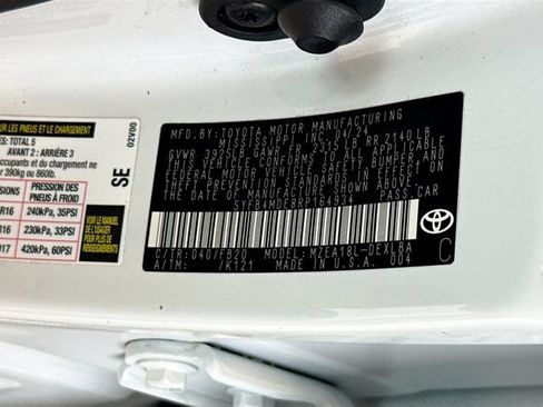 Used 2024 Toyota Corolla LE FWD image 29