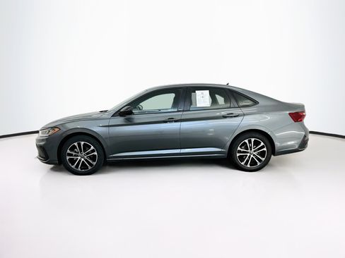 Used 2025 Volkswagen Jetta Sport FWD image 4