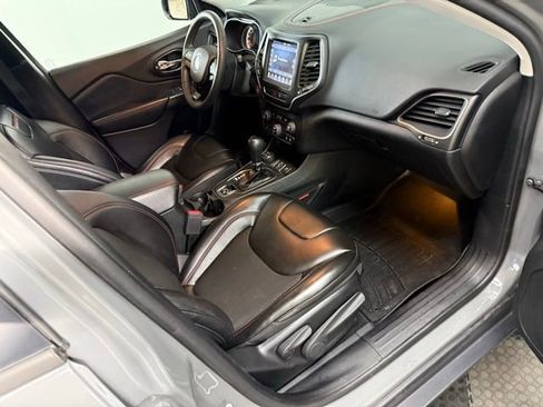 Certified 2022 Jeep Cherokee Trailhawk w/ Technology Group B image 37