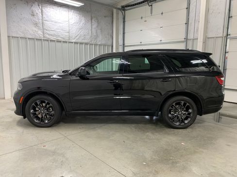 Used 2023 Dodge Durango R/T w/ Blacktop Package AWD/4WD image 4
