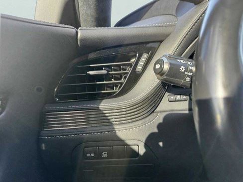 Used 2018 Lexus LS 500h w/ Luxury Package RWD image 19