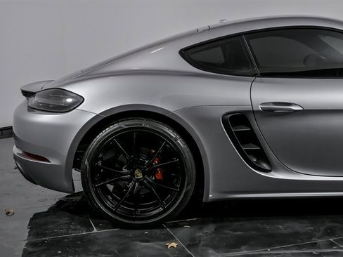 Used 2018 Porsche 718 Cayman S image 11