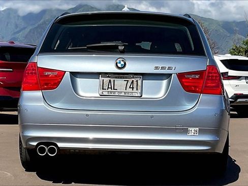 Used 2011 BMW 328i Wagon image 4