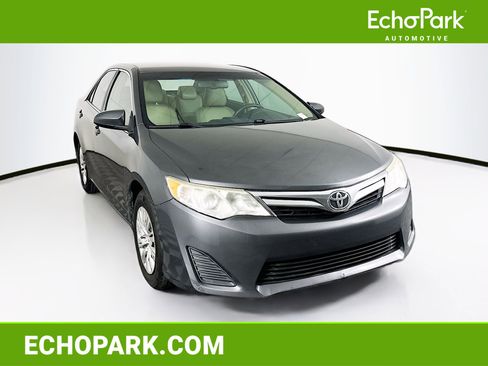 Used 2012 Toyota Camry LE image 1