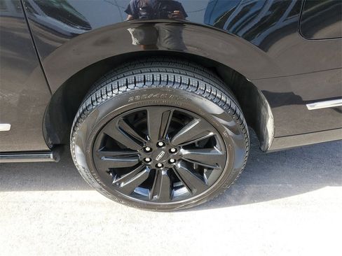 Certified 2023 Lincoln Navigator L Reserve image 8