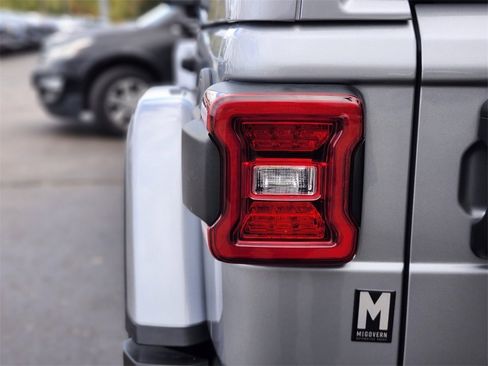 Used 2021 Jeep Wrangler Unlimited Rubicon image 9