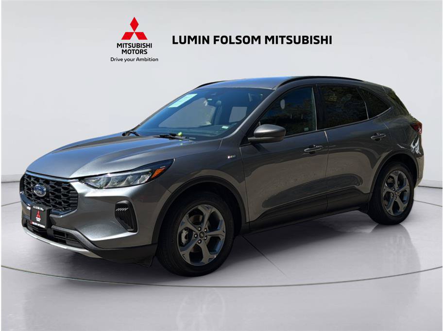 Used 2025 Ford Escape ST-Line FWD image 1