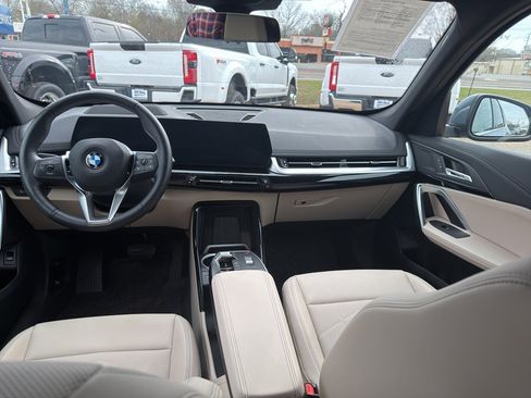 Used 2025 BMW X1 xDrive28i w/ Technology Package image 20