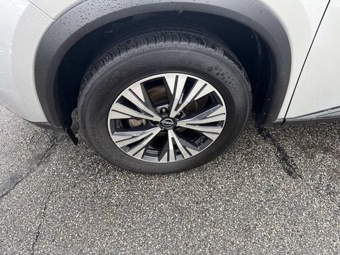 Used 2023 Nissan Rogue SV AWD/4WD image 13