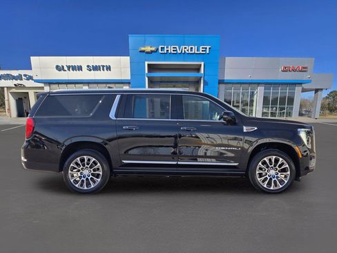 New 2026 GMC Yukon XL Denali w/ Denali Reserve Package RWD image 4